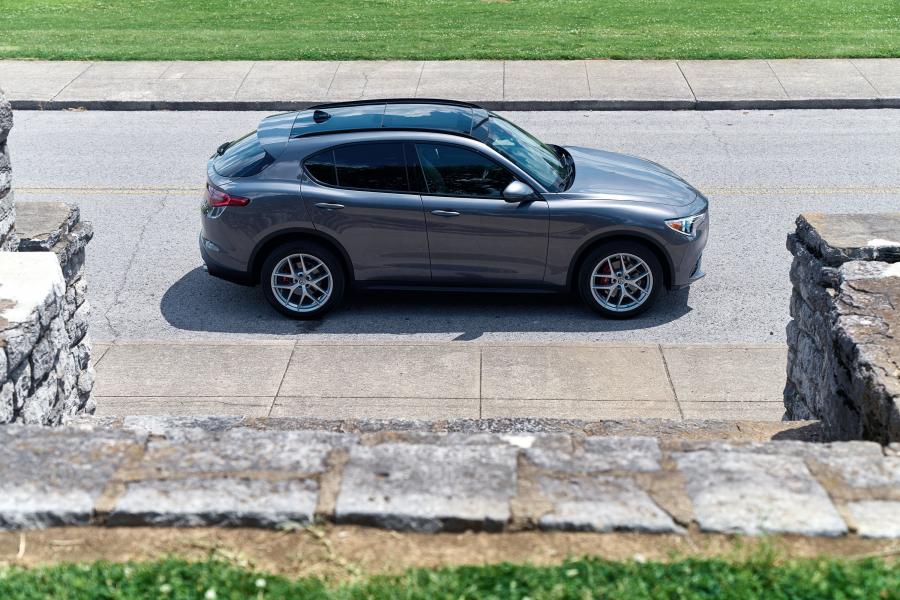  Alfa Romeo Stelvio Ti Sport (949) 2017 года  (NA) (фото 32 из 39)
